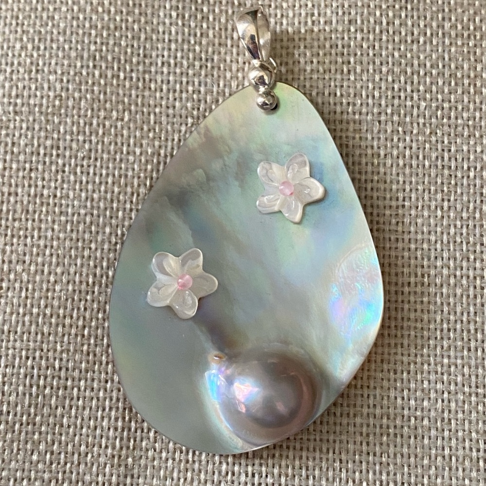 Vintage Mother of Pearl pendant